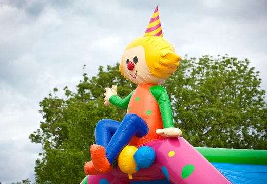 Bestel unieke standaard feest springkastelen met een 3D object aan de bovenkant voor kinderen. Koop springkastelen online bij JB Inflatables Nederland