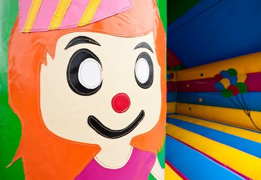 Koop standaard feest springkastelen in opvallende kleuren met bovenop een groot 3D object voor kinderen. Koop springkastelen online bij JB Inflatables Nederland