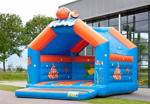 Super springkasteel overdekt kopen in clownvis nemo thema voor kinderen. Koop springkastelen online bij JB Inflatables Nederland