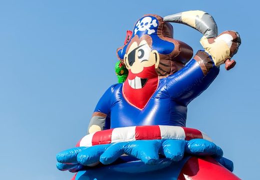 Groot springkasteel overdekt kopen in thema  piraat voor kinderen. Koop springkastelen online bij JB Inflatables Nederland 