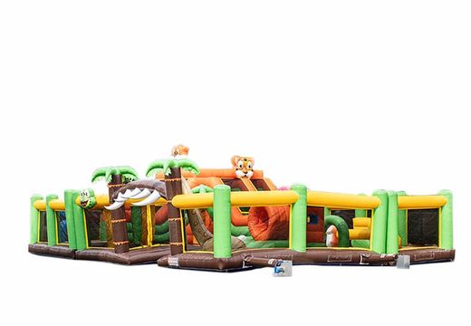 Opblaasbaar mega springkasteel in jungle thema kopen voor kinderen. Bestel springkastelen online bij JB Inflatables Nederland 