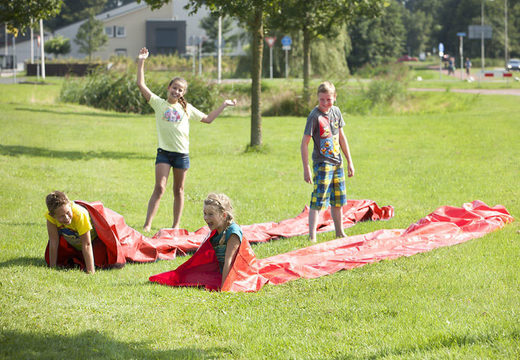 Koop rode kruiptunnel voor zowel oud als jong. Bestel springkussens online bij JB Inflatables Nederland