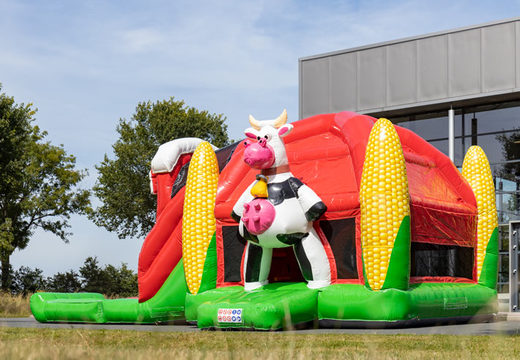 Opblaasbaar multiplay super springkasteel in boerderij thema met koe erop kopen voor kinderen